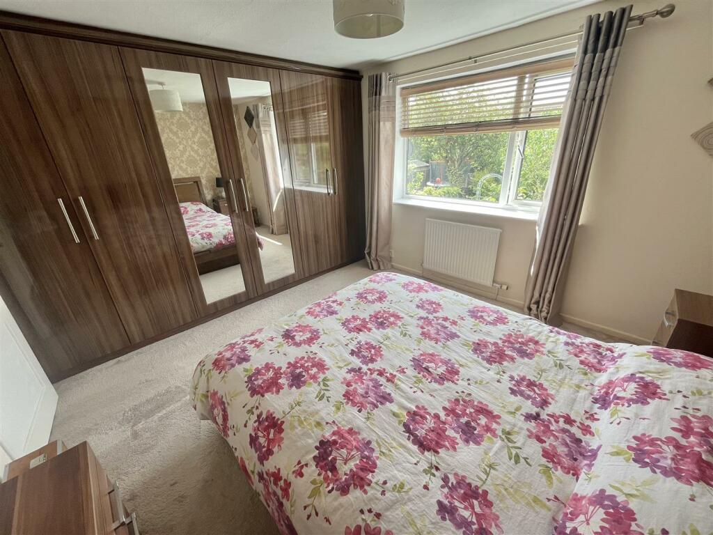 Bedroom 1 Aspect 2.jpg