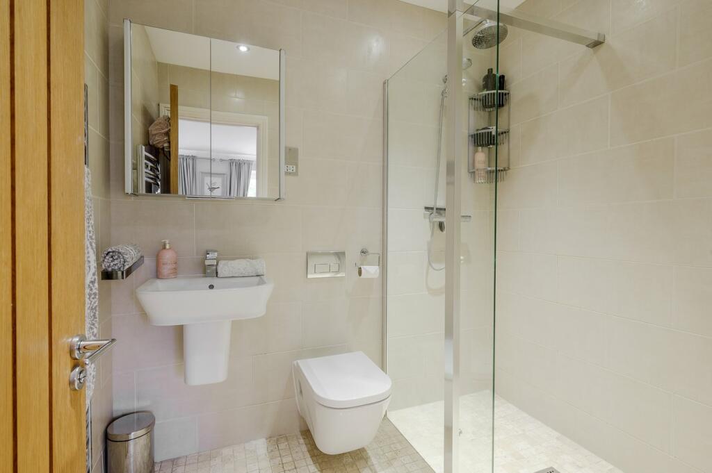 Bedroom 2 Ensuite