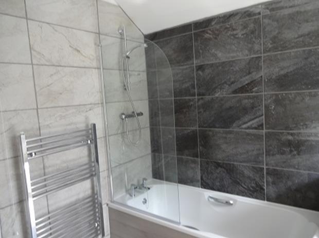 127GlassbrookBathroom1