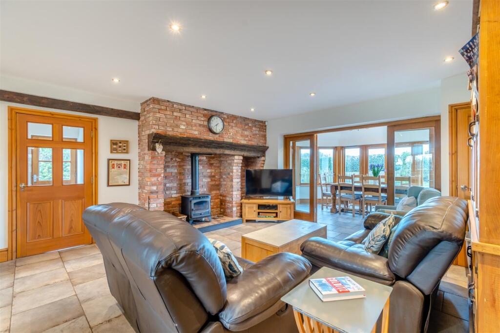 8548843-interior36.jpg