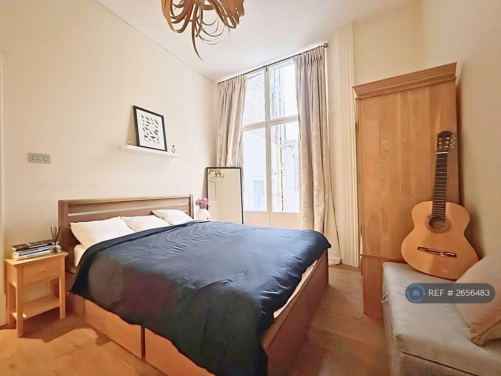 Second En-Suite Bedroom