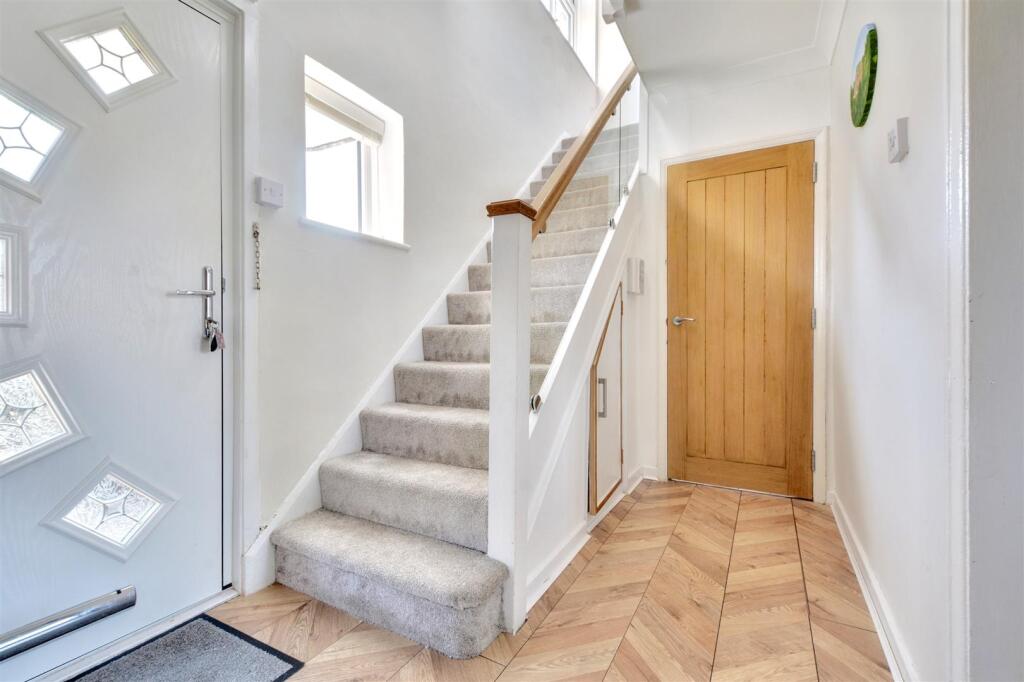 Entrance Hall_3.jpeg