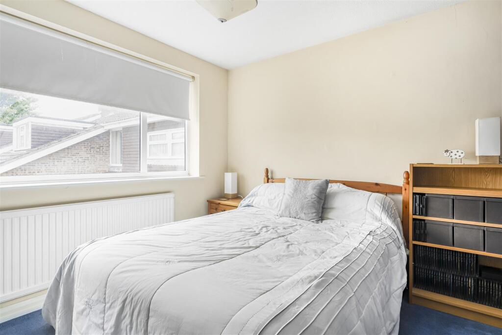 10 Orchard Close