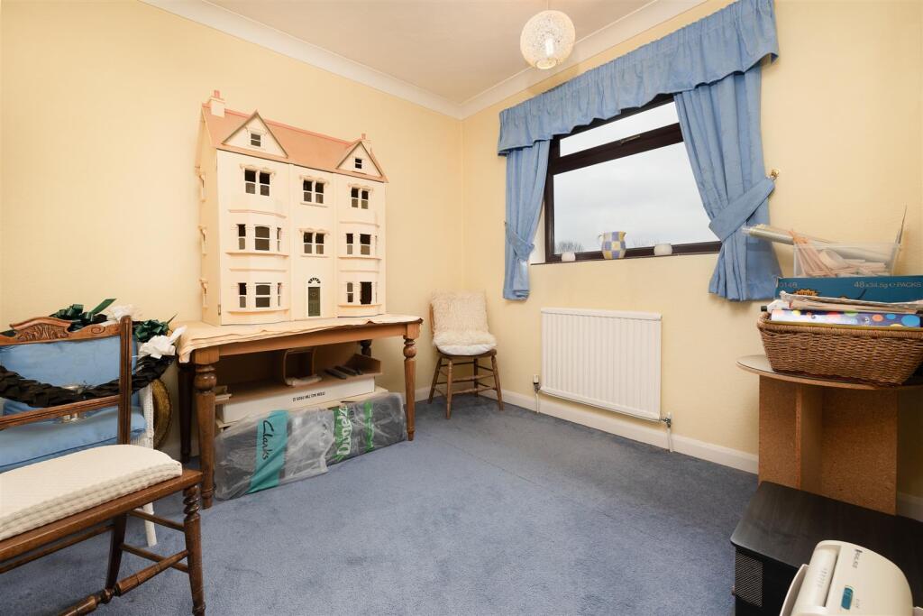 47 Rose Tree Lane, Newhall