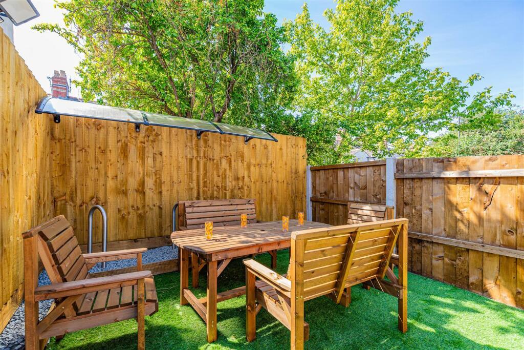 50 theodora garden 2.jpg