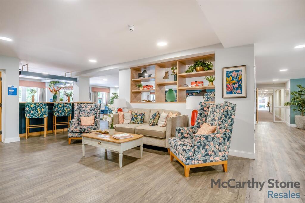 8647830-interior21.jpg