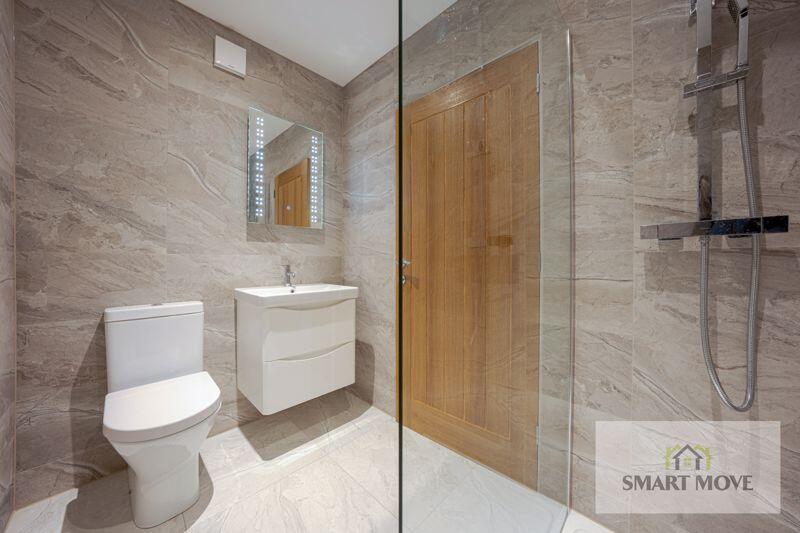 Ground Floor En Suite