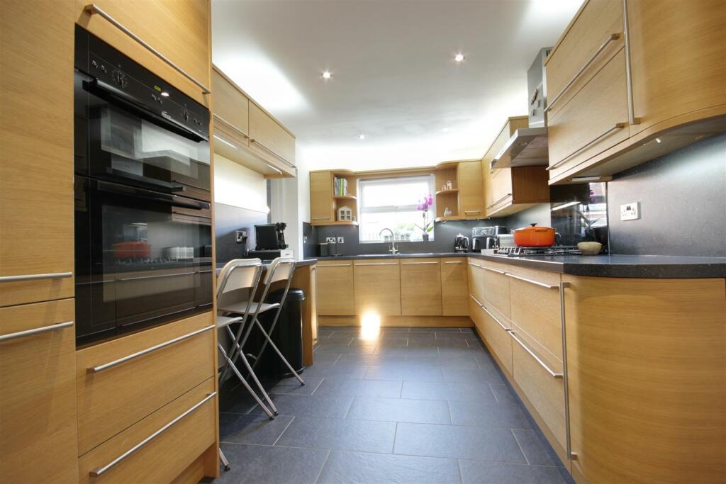 BREAKFAST KITCHEN