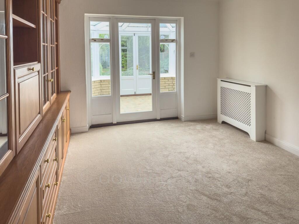 Dining room.