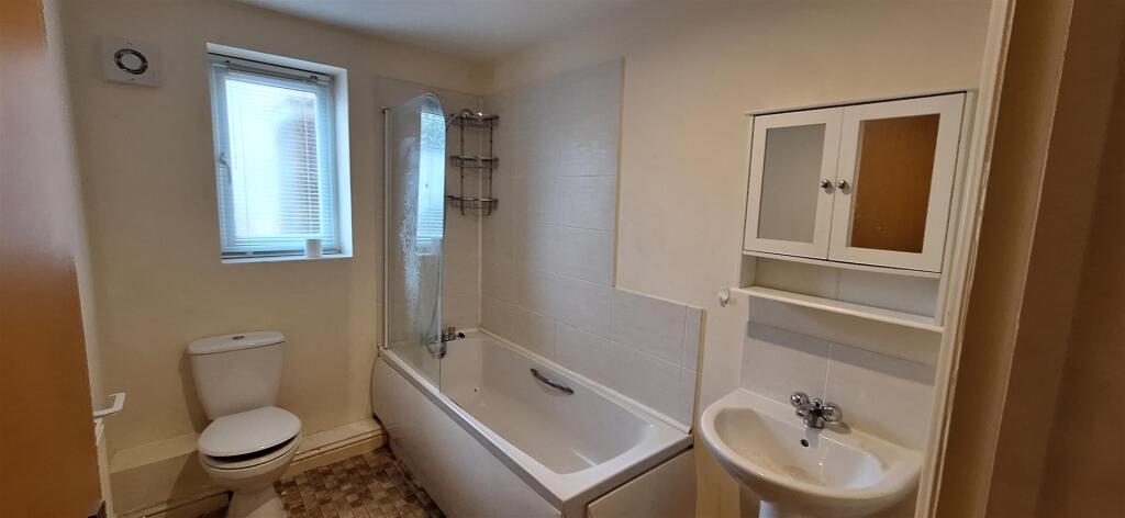 Bathroom.jpg