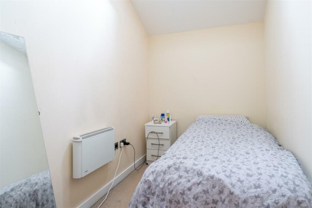 Bedroom 2.jpg