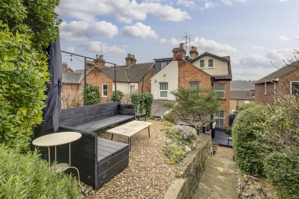 85 Totteridge Road, HP13 6EY-14.jpg