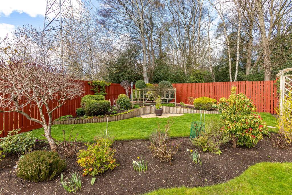 6 Eildon Lodge Gardens Galashiels Low Res 52.JPG