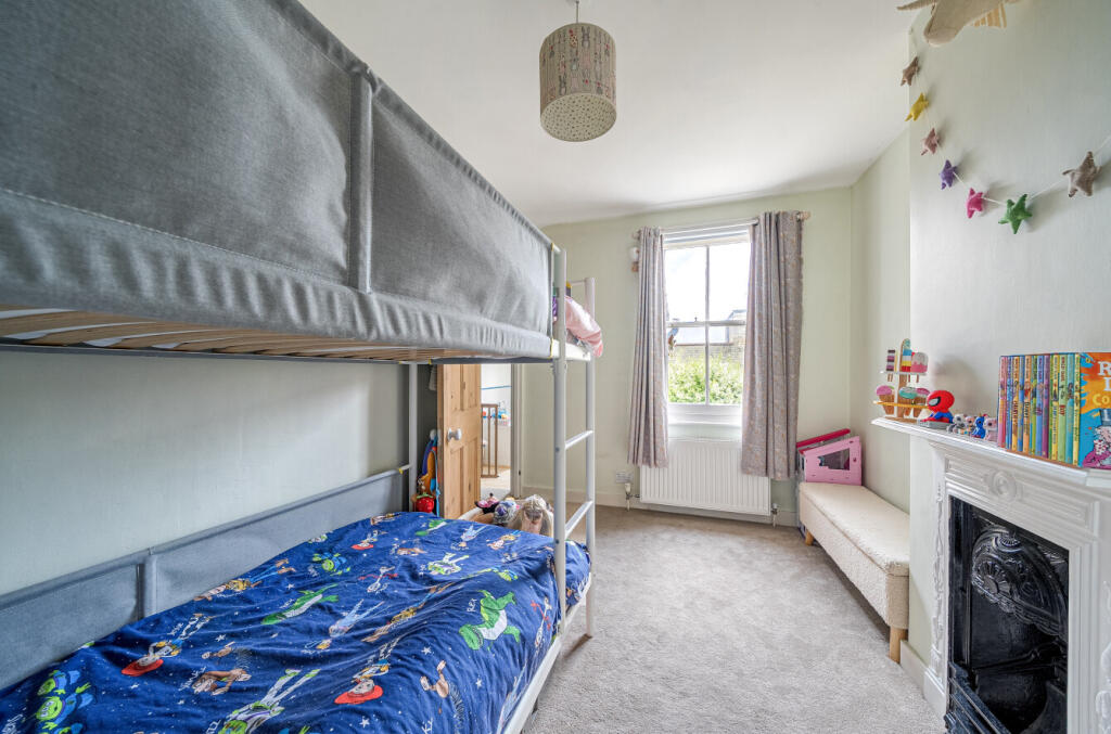 1298949-4-683587b...