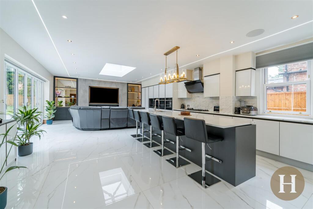 Hadleigh Estate Agents-15.jpg