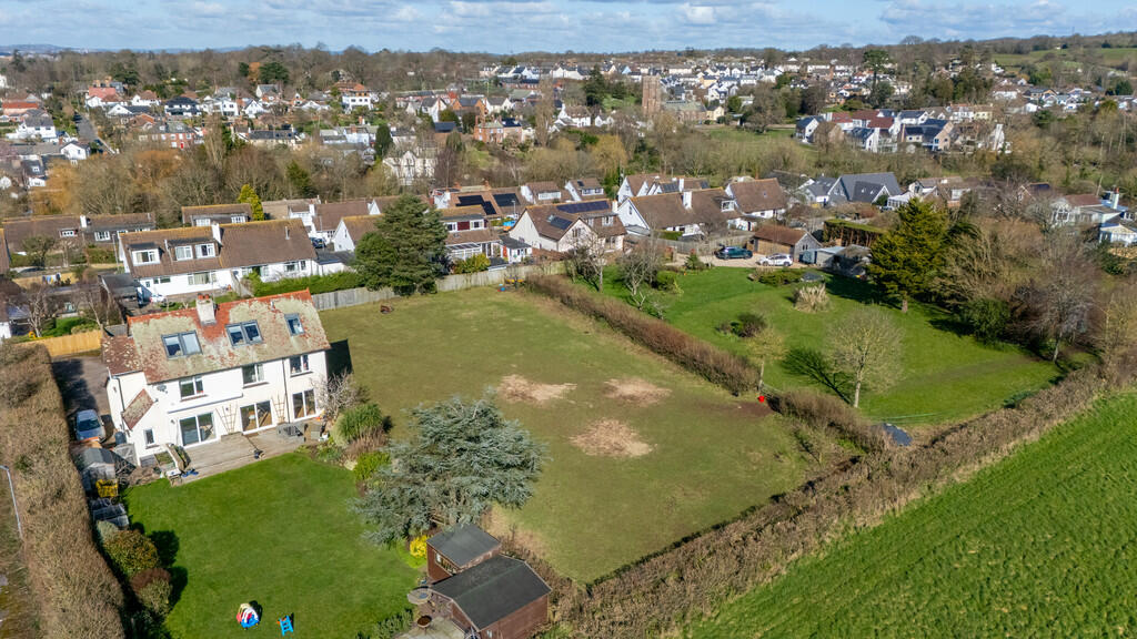 A06 - 22 Underhil...