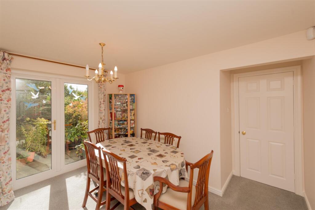 Dining Room: