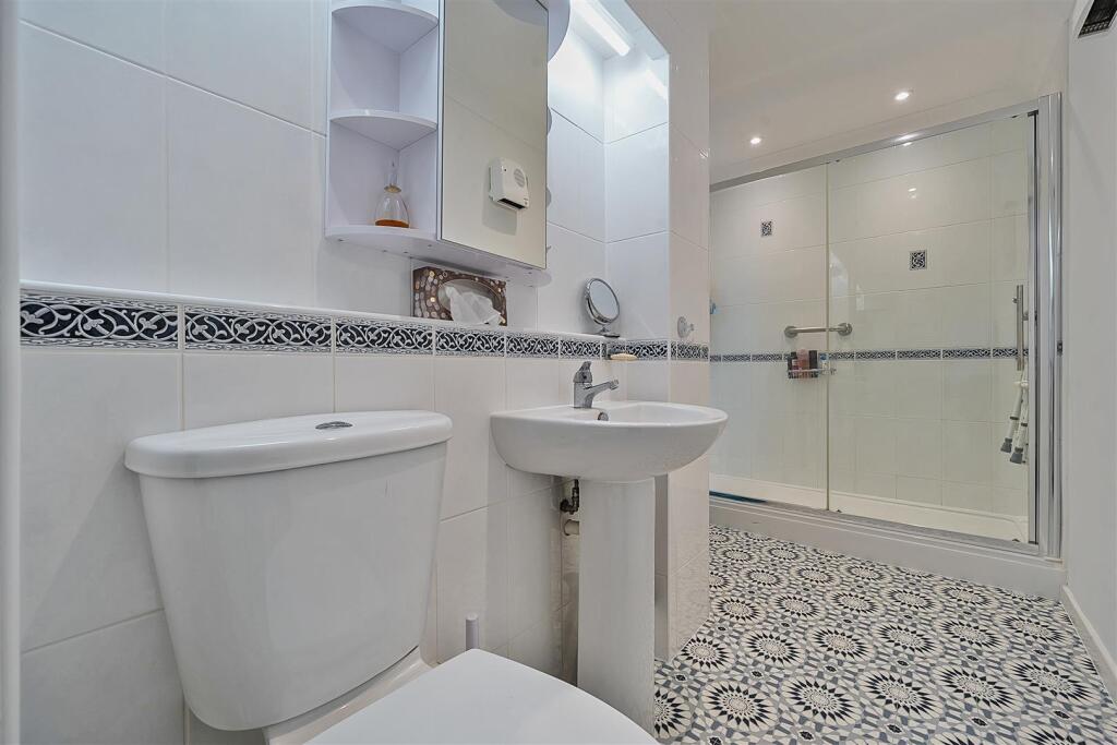 Family Shower Room
