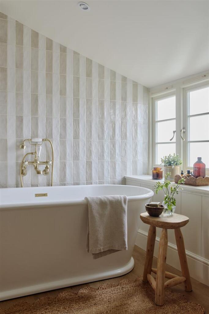 Bathroom 3.jpg