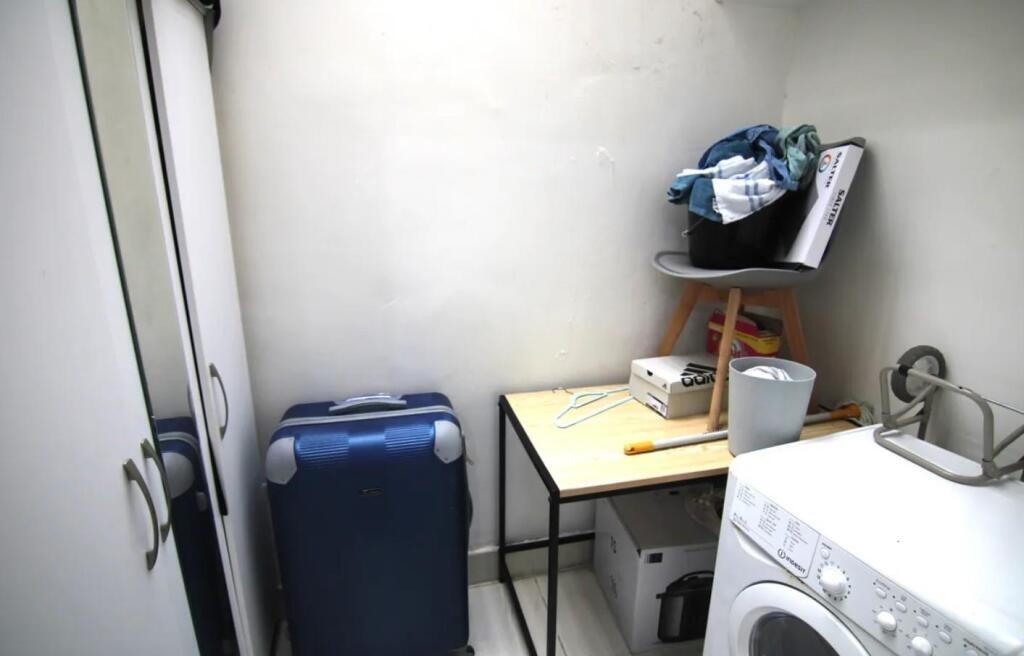 278867_34120873_I...