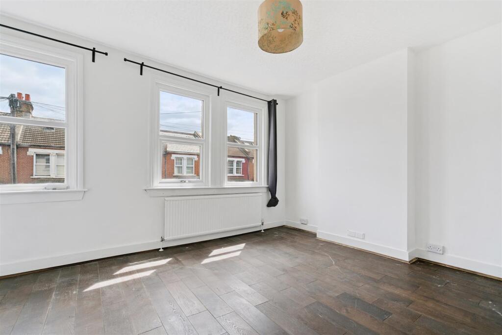 34 Haydons Road Bedroom 3.jpg