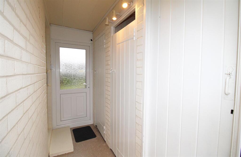 Side Passageway