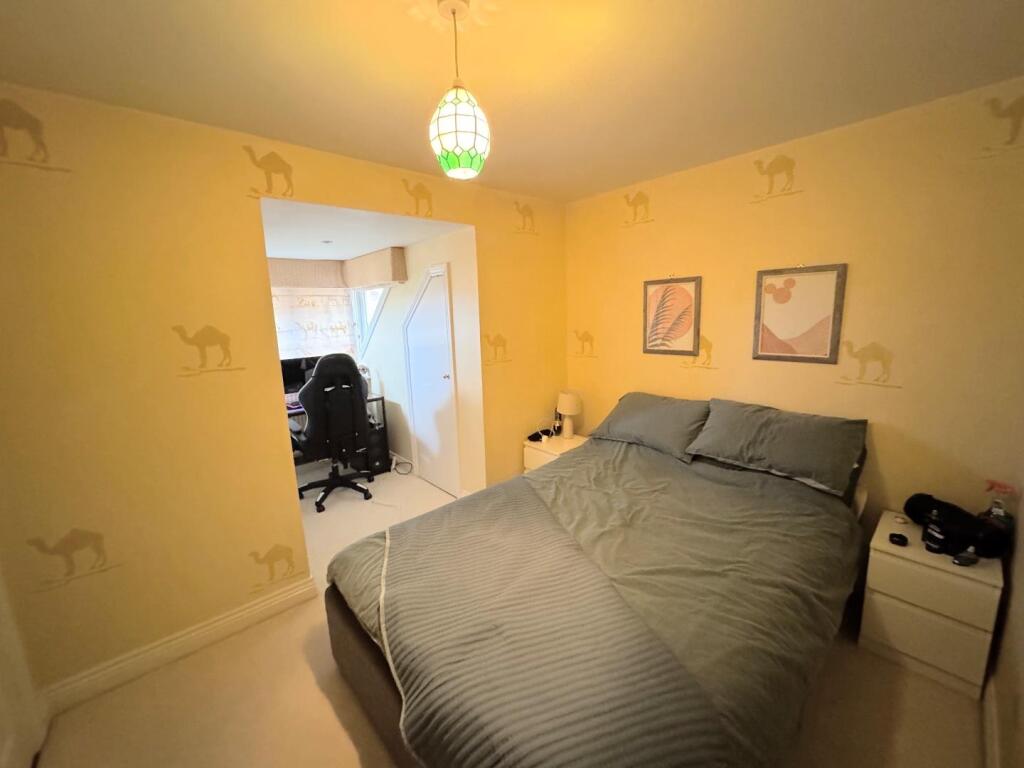 BEDROOM 4