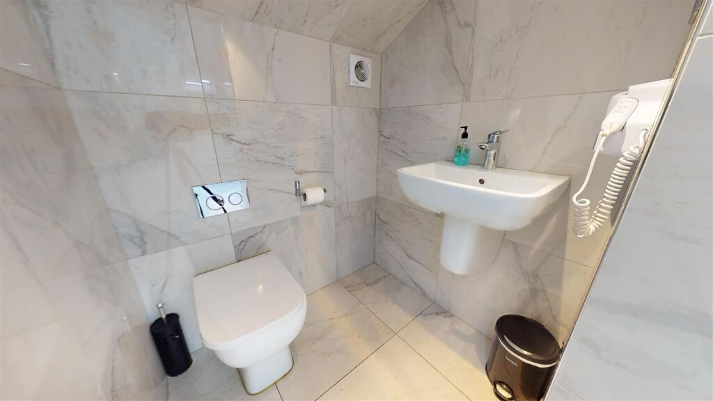 Stanley Street Communal Top Floor