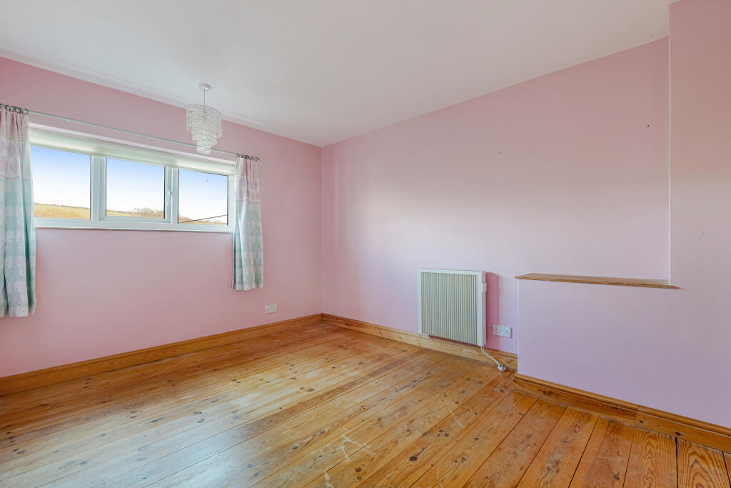 A14 - 4 Greenbanks, slapton - 251028