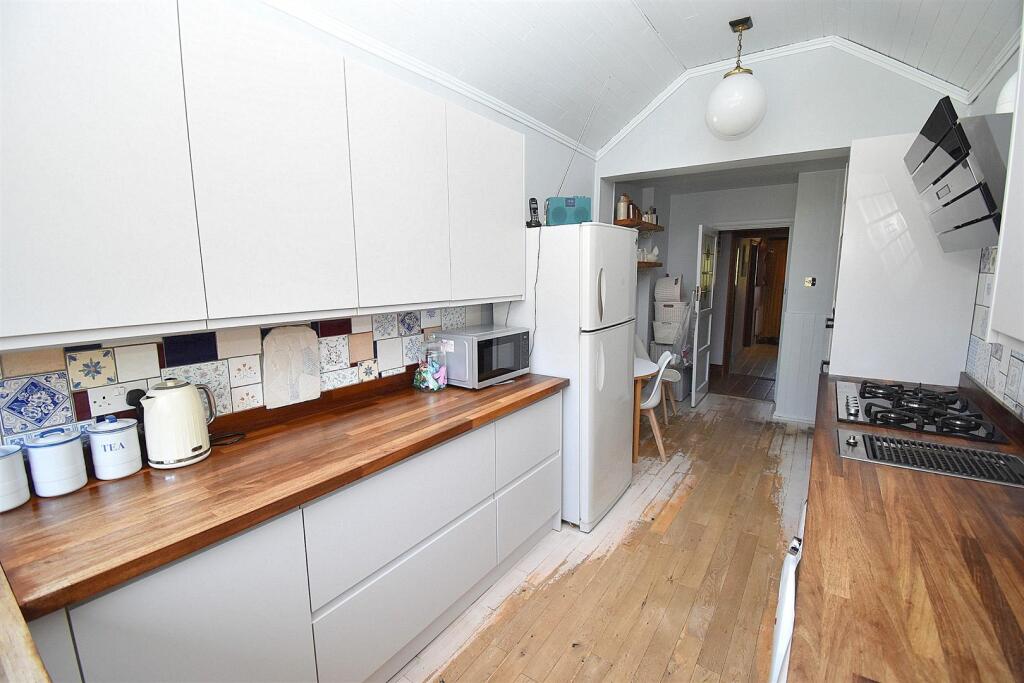 KITCHEN REVERSE USE.JPG
