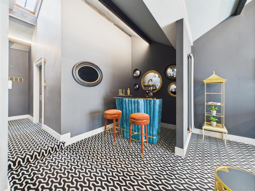 Open Plan/Lounge/Kitchen/Dining/Bedroom