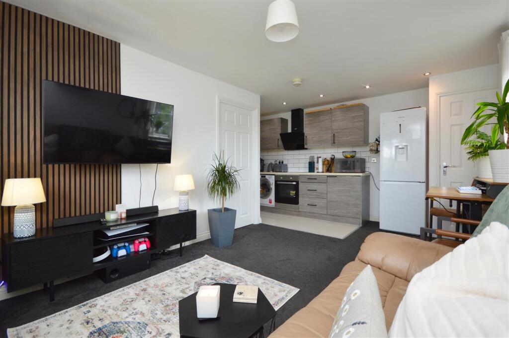 Open Plan Kitchen / Living Room