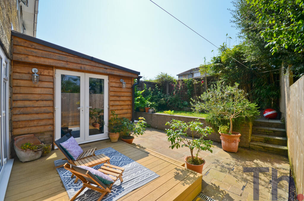 Rear Garden (2).JPG