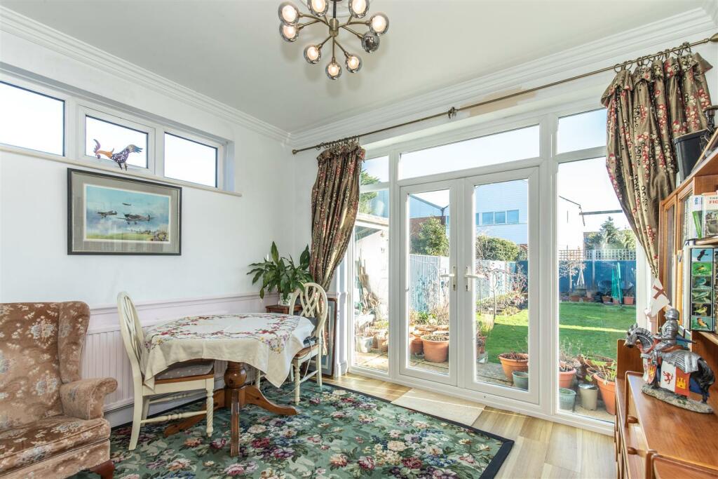2 Balcombe Avenue33.jpg