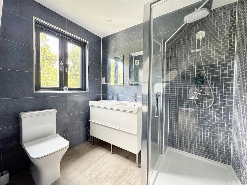 En-suite to Bedroom One