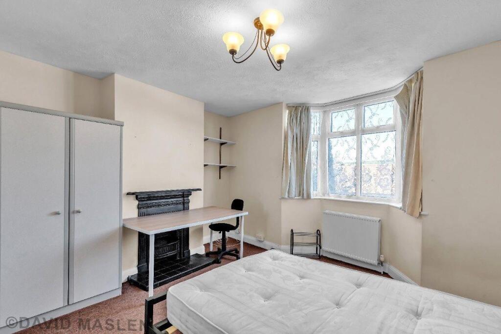 living room or bedroom.jpeg