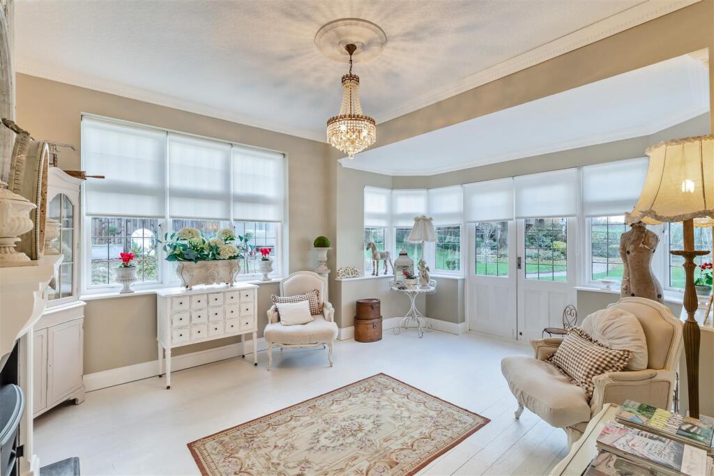 8670694-interior03.jpg