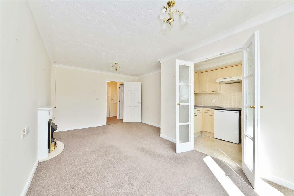 Lounge/Kitchen