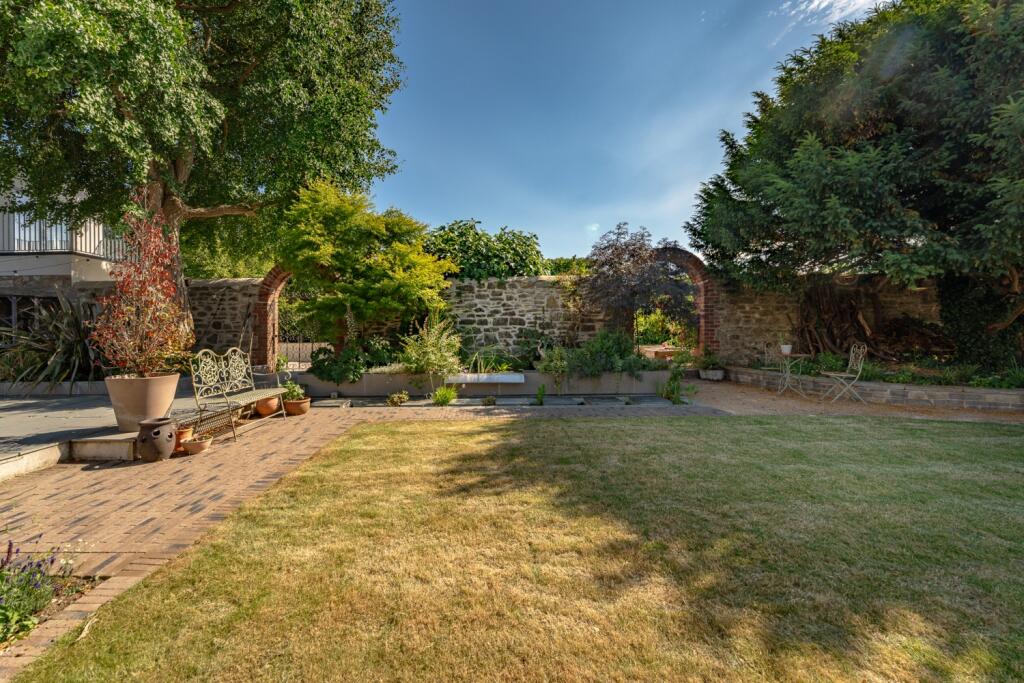 West Facing Garden