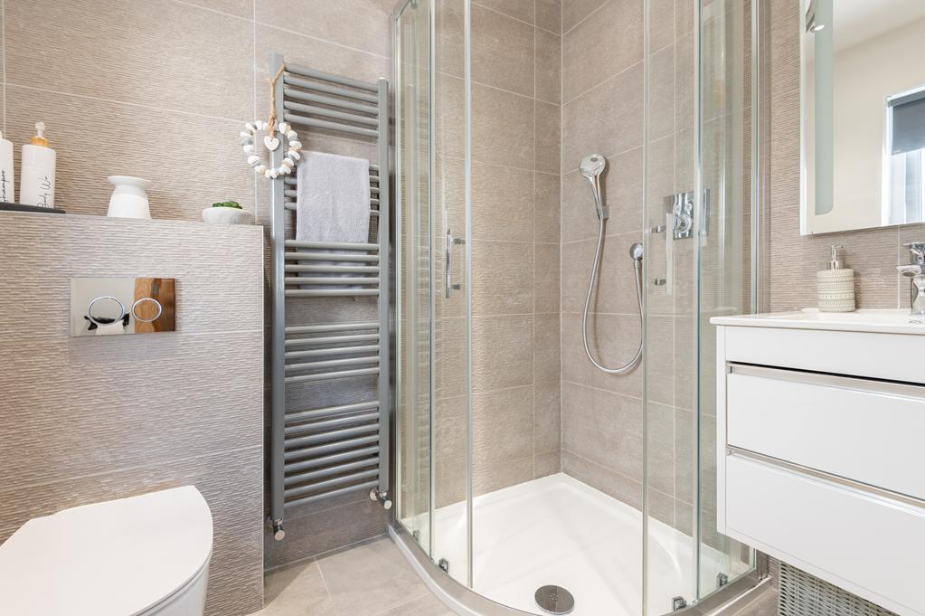 ENSUITE SHOWER ROOM