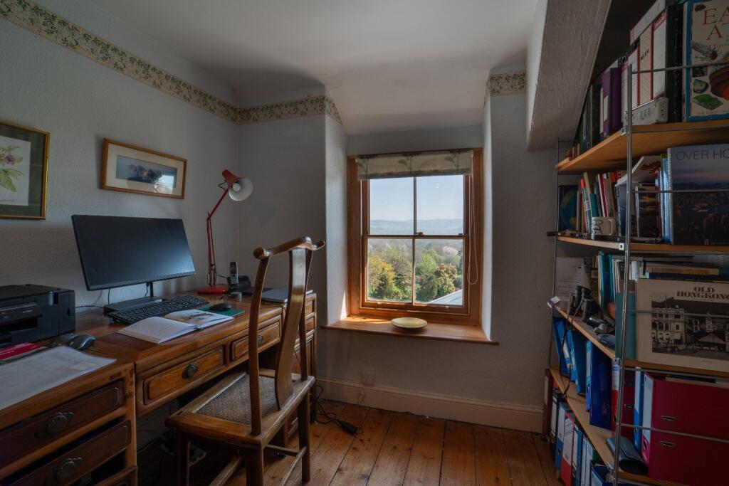 Bedroom 5/Office
