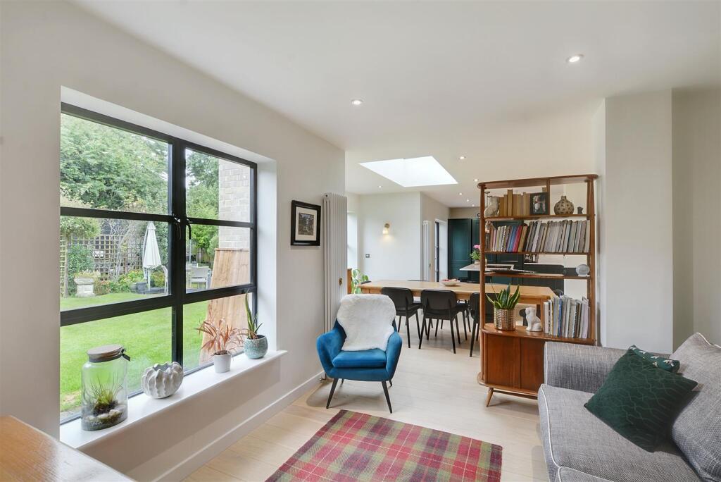 DSC_3155kitchen diner.jpeg