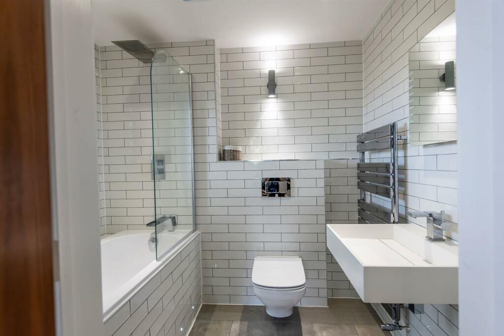 Twigworth Views | En suite