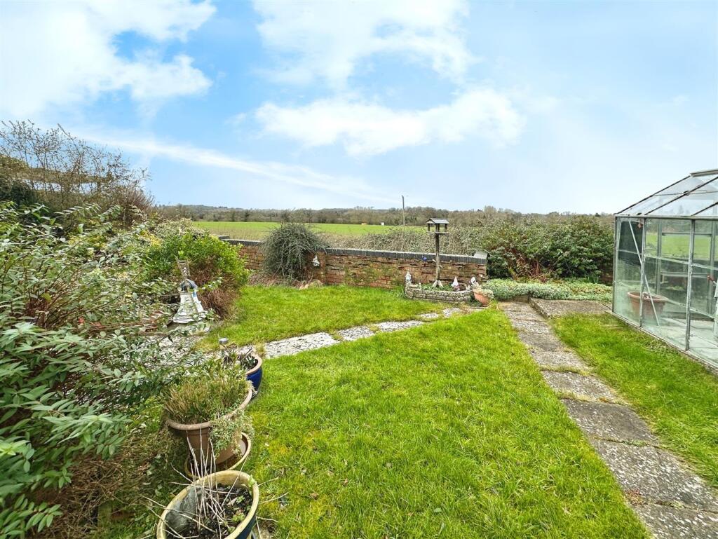 8858c5c1-image_picker_A11F1E52-F130-480B-BF63-57EB