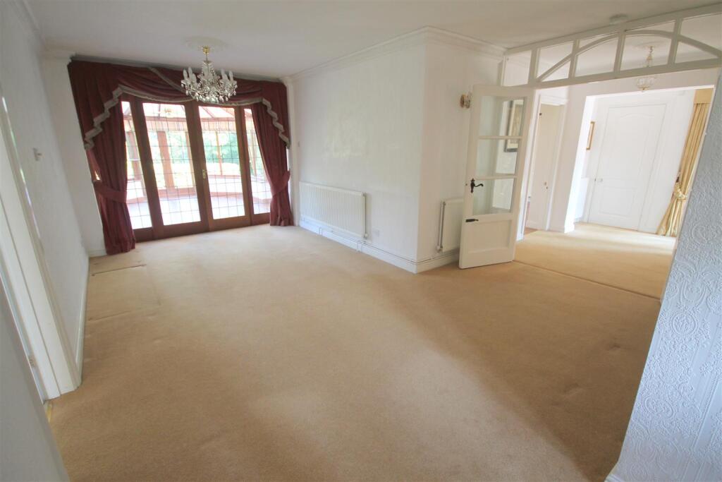 GB Dining Room iii.JPG