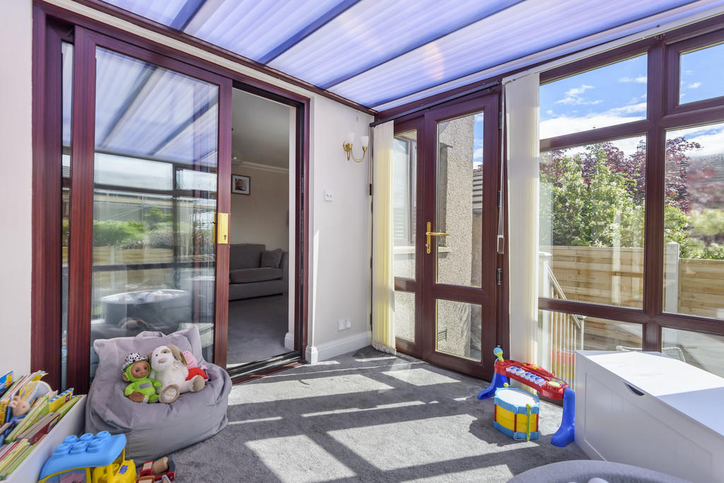 Summer Room 