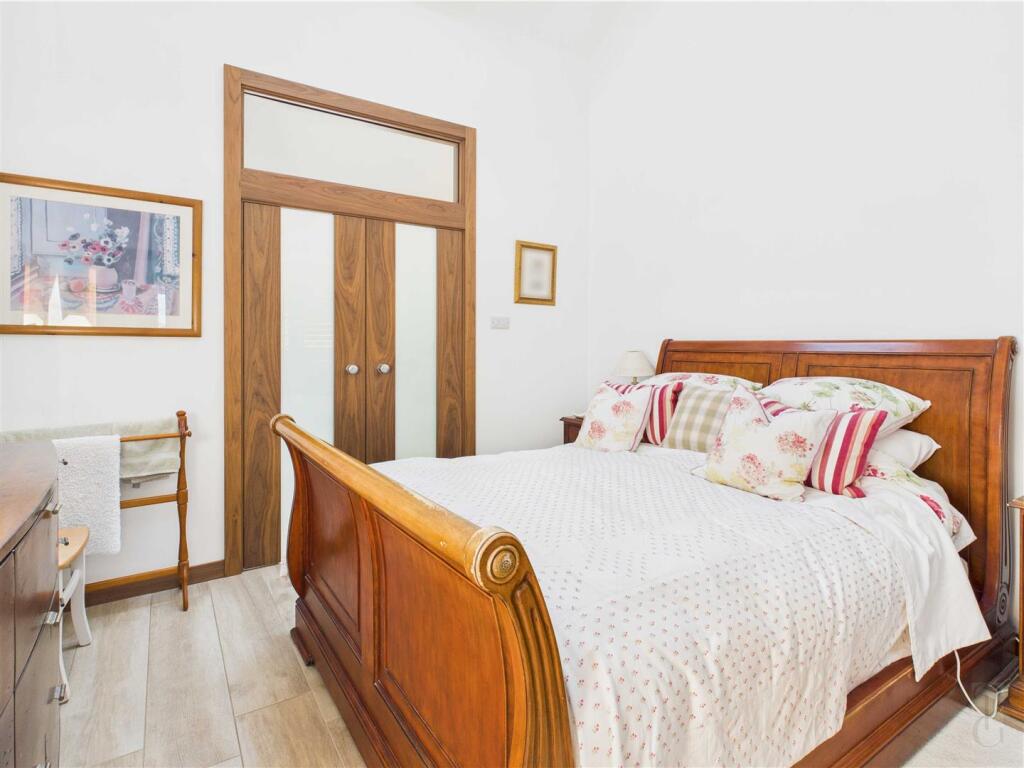 Bedroom .jpg