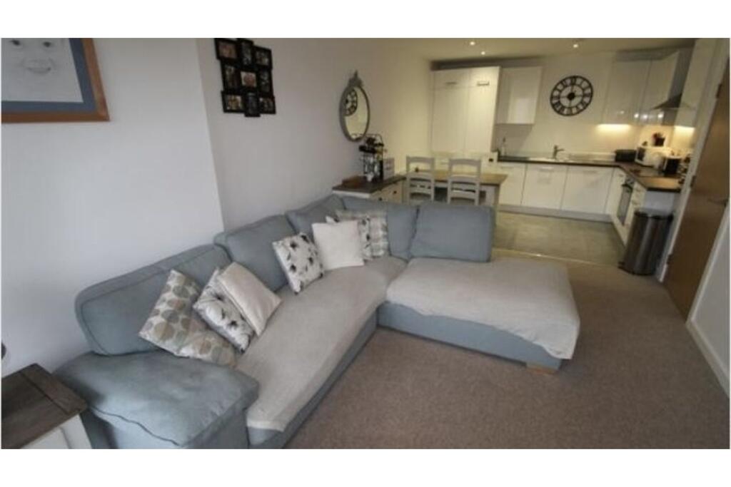 Lounge / Kitchen