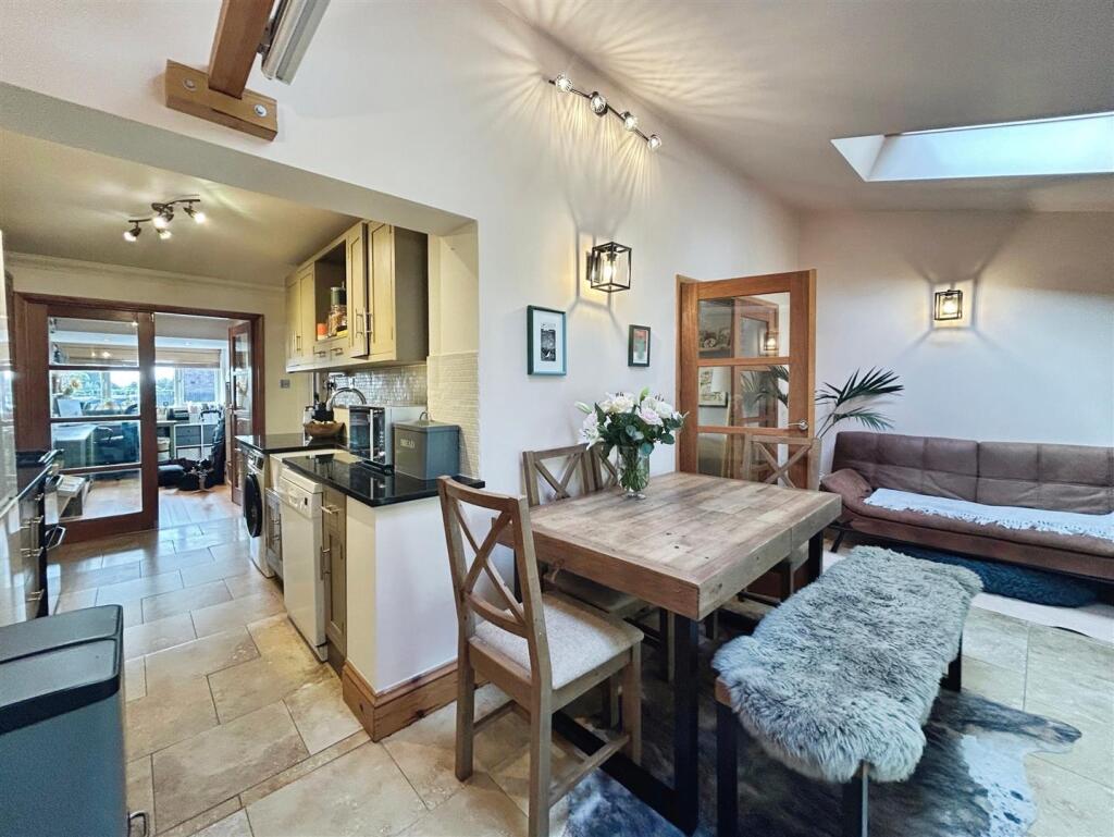 229511e8-2-46E9-A168-857CA277F324-3411-000001BD365