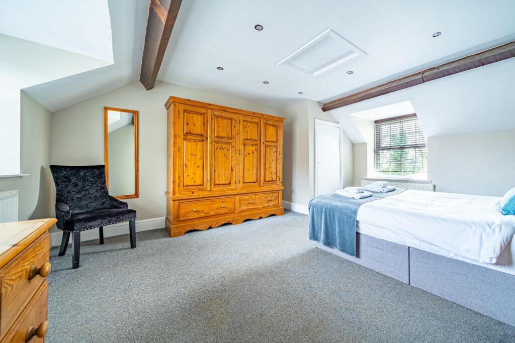 24235 The Coach house-015.jpg